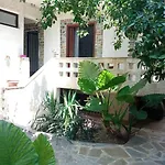 With Garden Appartement