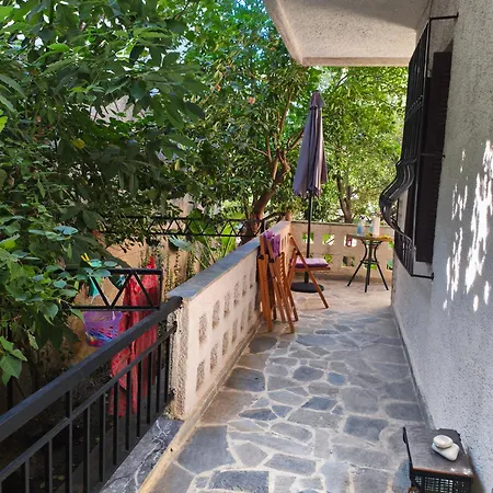 With Garden Apartament *